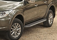 Порог - площадка с хром окантовкой «Premium» для Mitsubishi L200 2016+